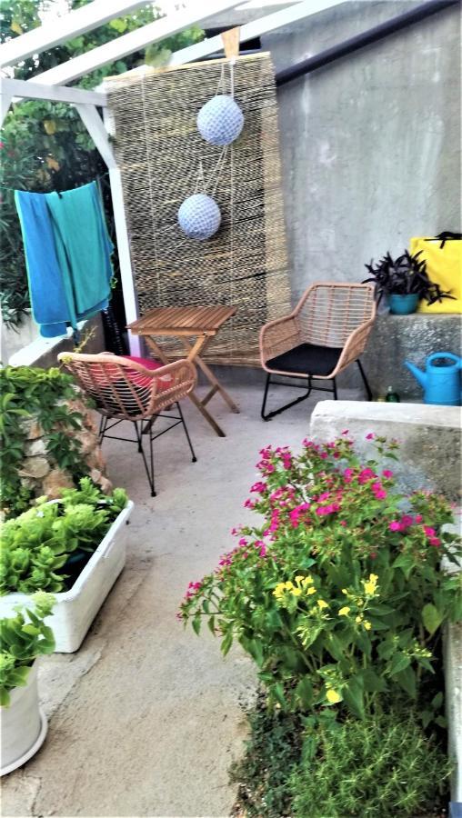 Agave Apartments Stara Baška Eksteriør billede